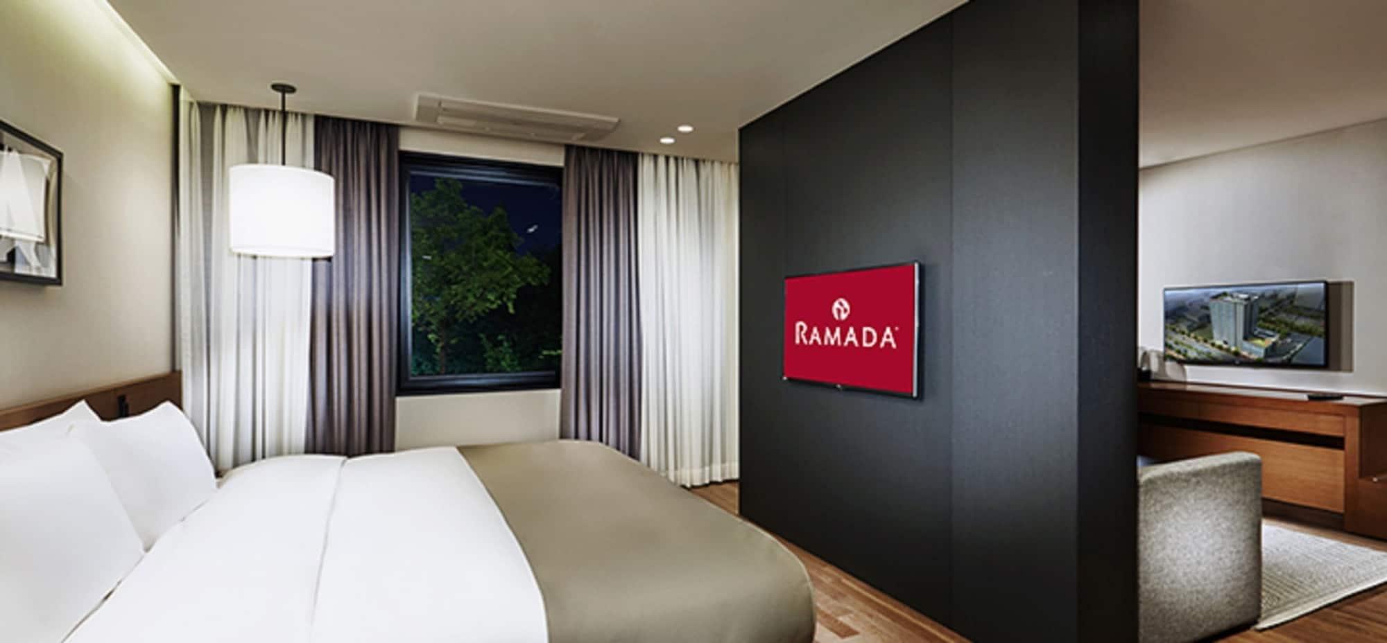 Hotel Ramada By Wyndham Gunsan Exterior foto